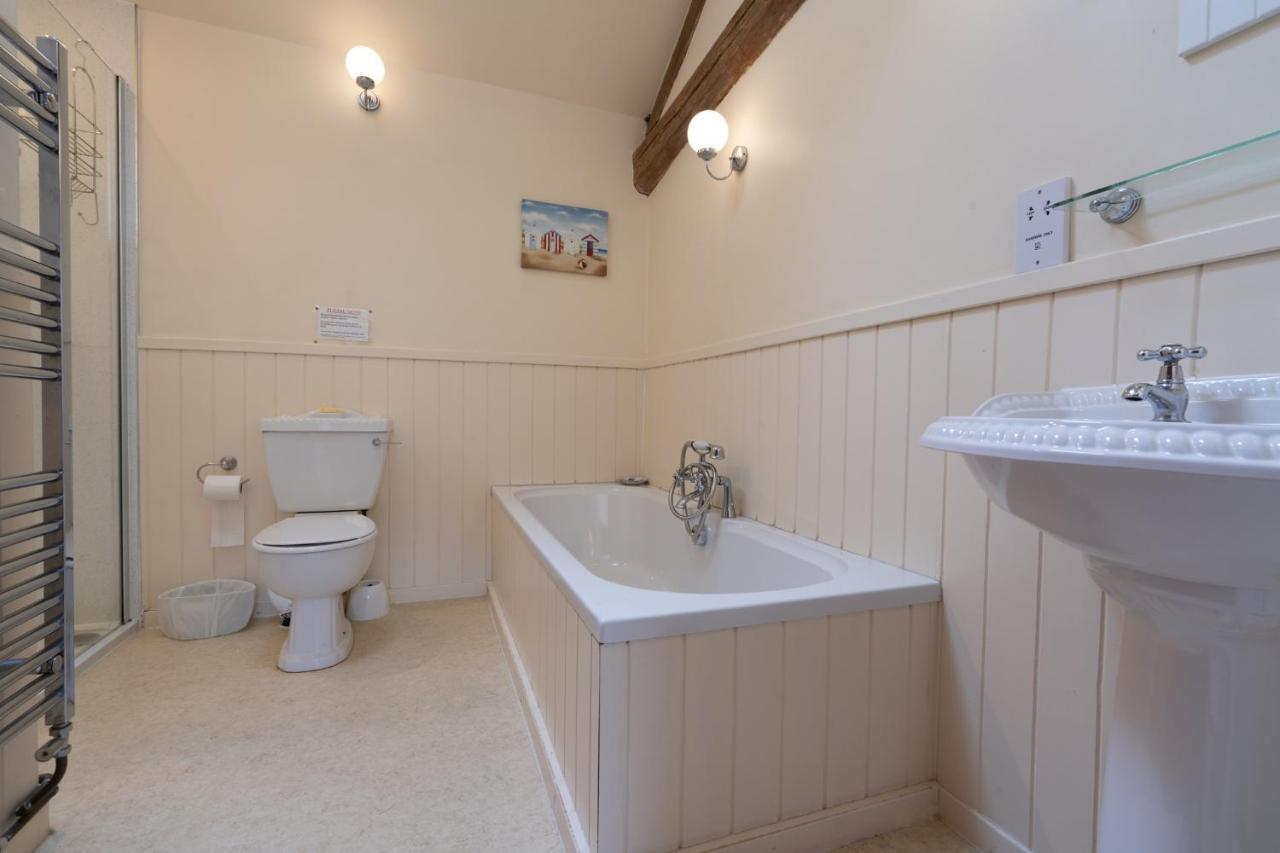 Hulmes Vale House - Sleeps 14 - Peak District Villa บักซ์ตัน ภายนอก รูปภาพ